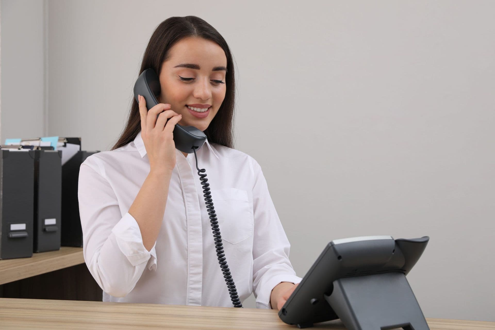 bathroom-pros-new-jersey-office-administrator-answering-phone